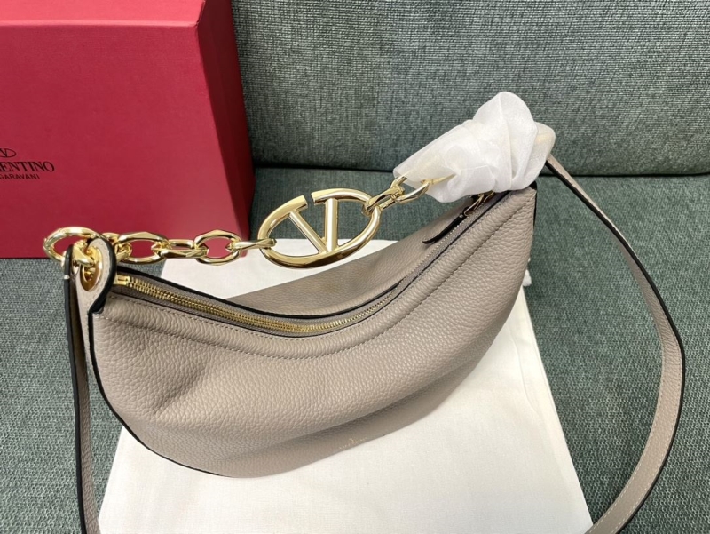 Va1e*ntin0 hobo bag